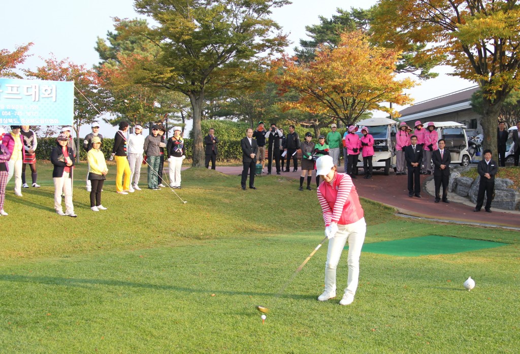 2013년 여성골프대회 시타