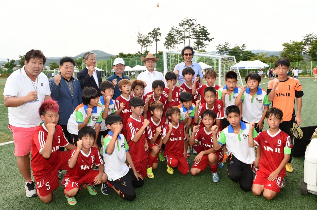 2.축구대회 격려(신일초)