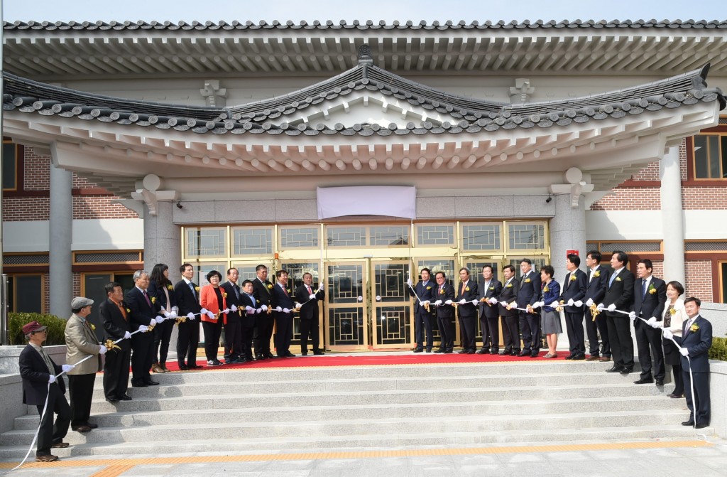 1. 경주시 평생학습가족센터 준공, 시민 중심 행복도시 활짝(준공사진) (1)