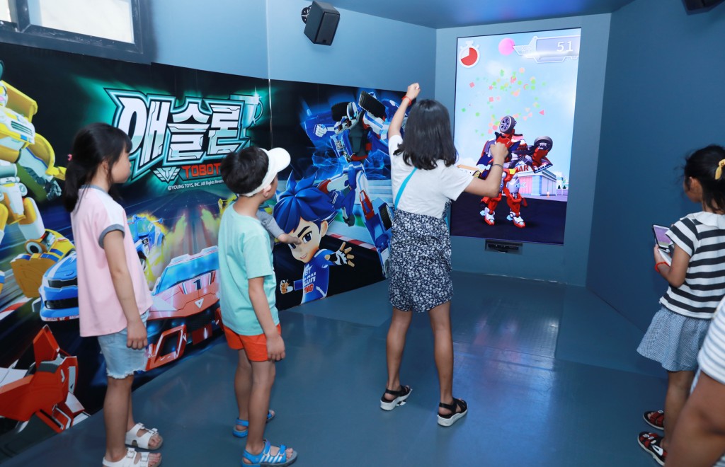 ‘또봇 정크아트 뮤지엄’ 모션 인식 체험